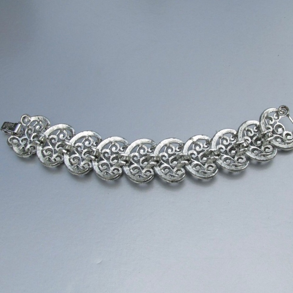 Coro Jewelry-Coro Pegasus Vintage Wide Link Silver Bracelet-Silver-Size: 7 14 | - Picture 2 of 8